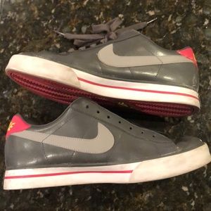 Nike 9.5 women’s shoes